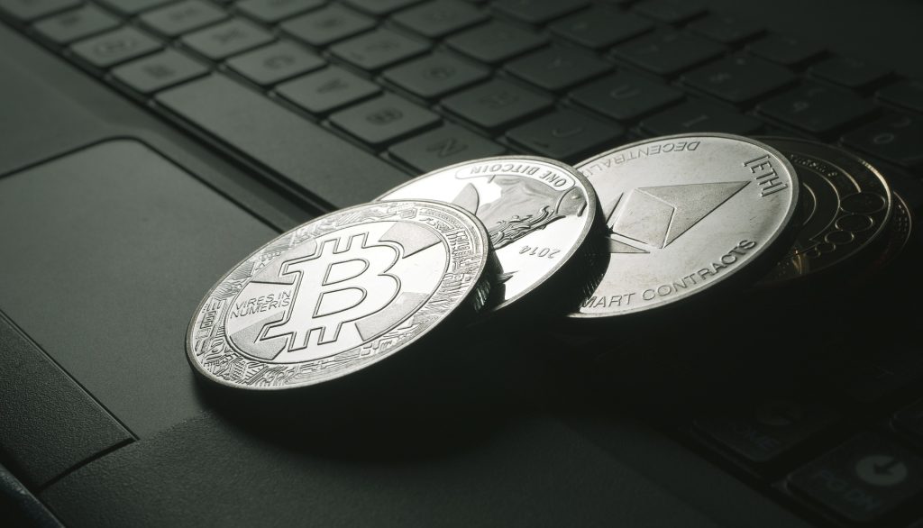bitcoin-g1ea9a05b7_1920