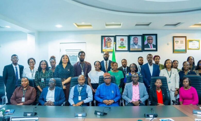Dr Vincent OLATUNJI a reçu ce 06 aout 2025, une délégation de l’Office ougandais de Protection des Données Personnelles lors d'une visite d'étude à la Commission.